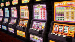 Aplikasi slotcc di perangkat Android menampilkan permainan slot dan live-dealer